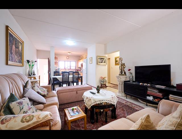 2 BEDROOM APARTMENT RENTED IN SUNNINGHILL